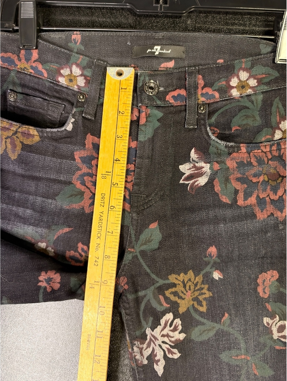 7 For All Mankind Floral Skinny Jeans 25 Black Raw Hem Boho - Picture 5 of 6